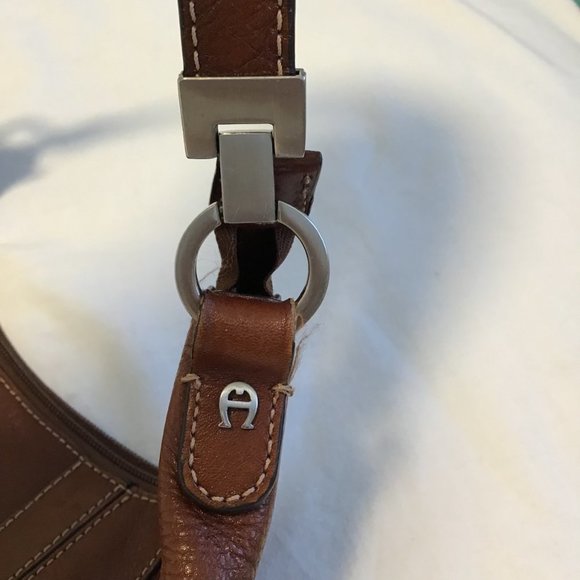 VINTAGE Etienne Aigner Leather Hobo Bag - Picture 5 of 8